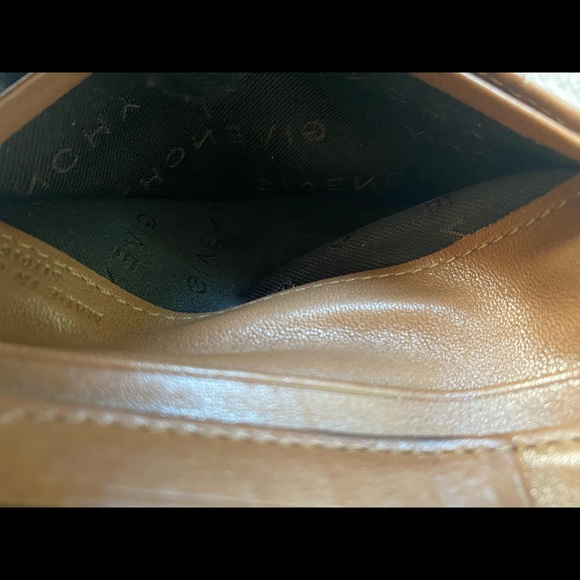 AUTHENTIC BIFOLD GIVENCHY WALLET - Picture 10 of 16